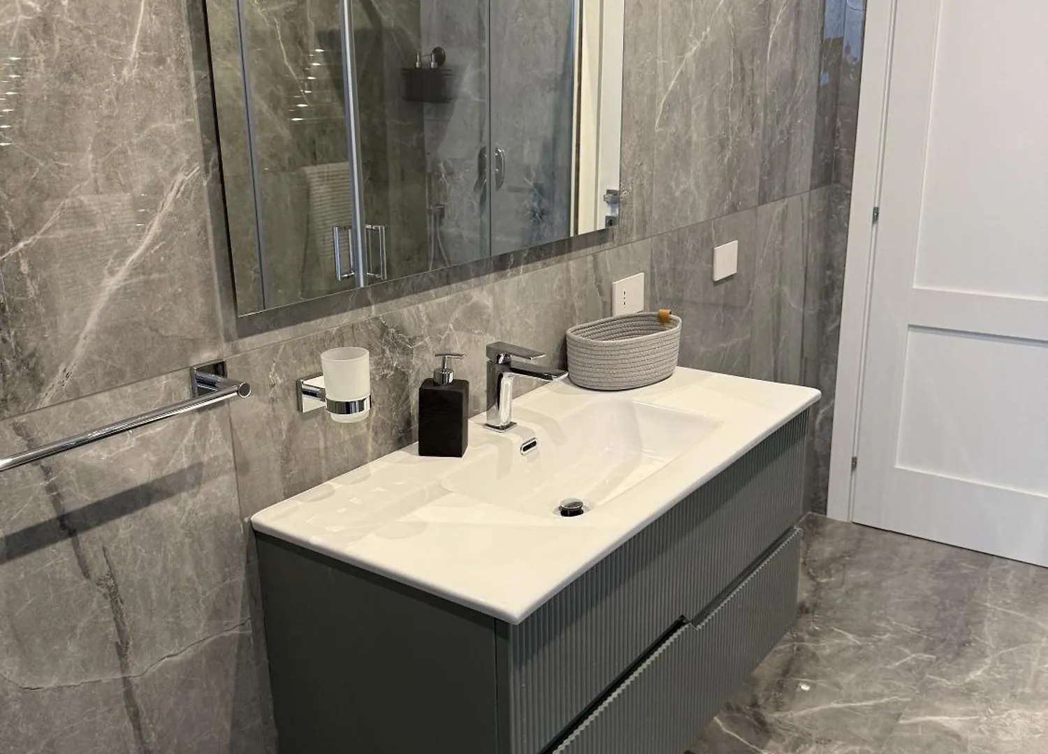 Home In Napoli Guest house